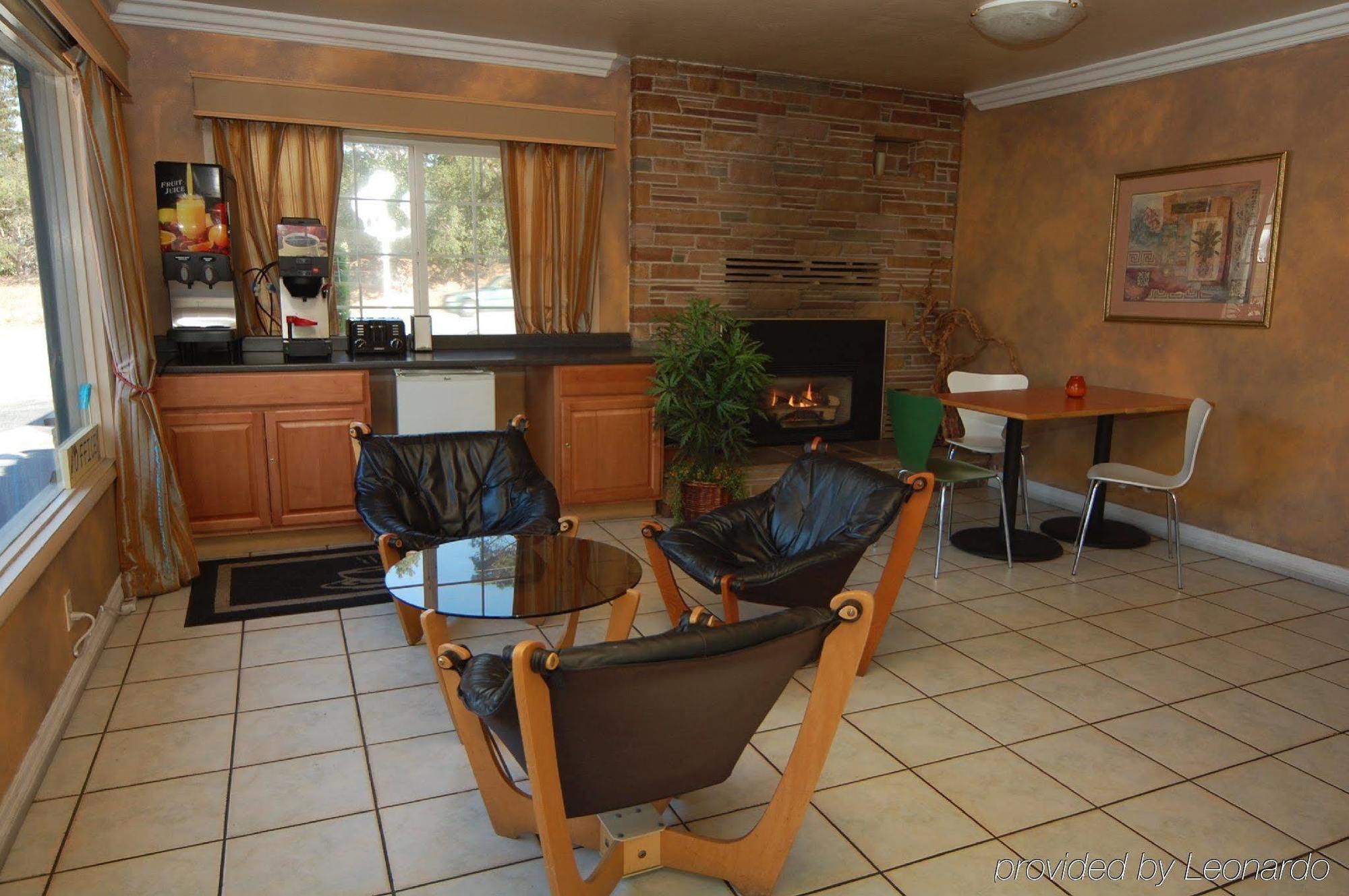 Monterey Surf Inn Dalaman gambar